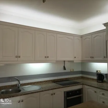 Spacious 2 Bed Ground Floor With Beautiful Communal Pool *