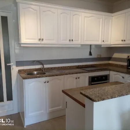 Spacious 2 Bed Ground Floor With Beautiful Communal Pool * فيلا مارتن